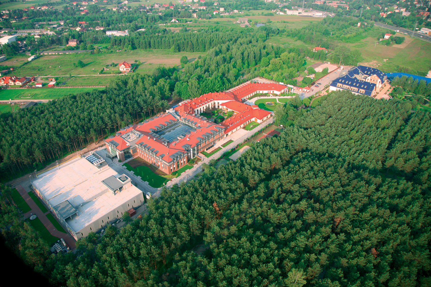 Kraina Miodu APILAND w Kajetanach. Nowe miejsce poświęcone pszczołom, naturze i apiterapii